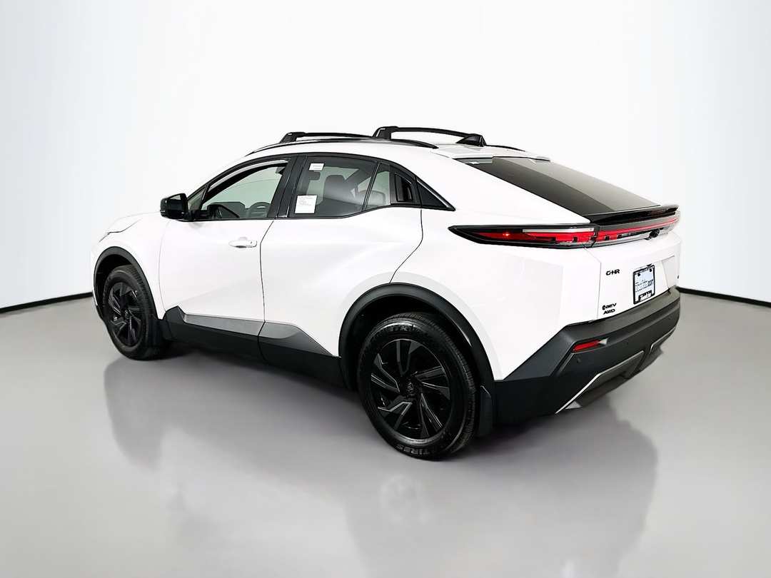 2026 Toyota C-Hr SE - Image 5