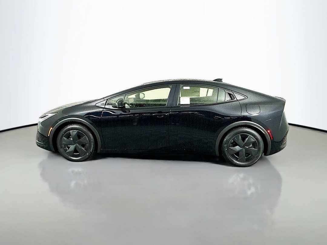 2026 Toyota Prius Plug-In Hybrid SE - Image 4