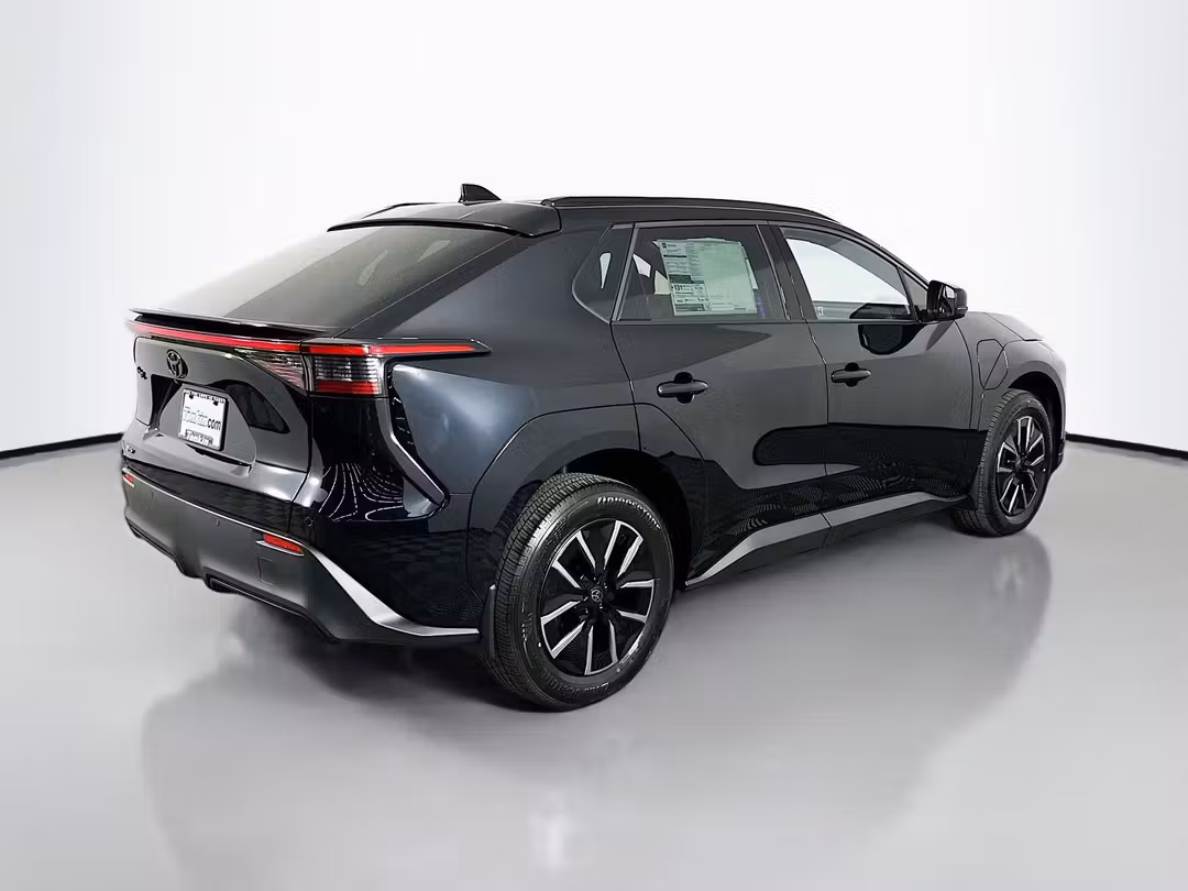 2026 Toyota Bz XLE Plus - Image 7