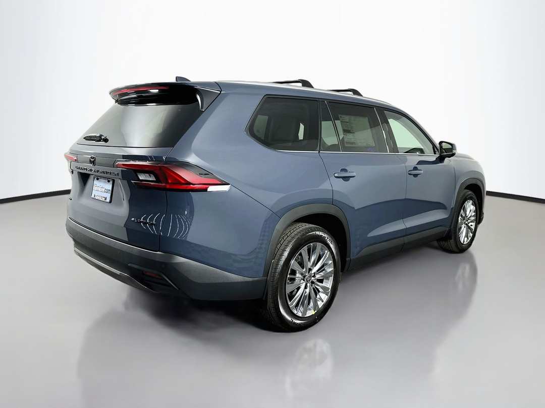 2026 Toyota Grand Highlander Platinum - Image 7