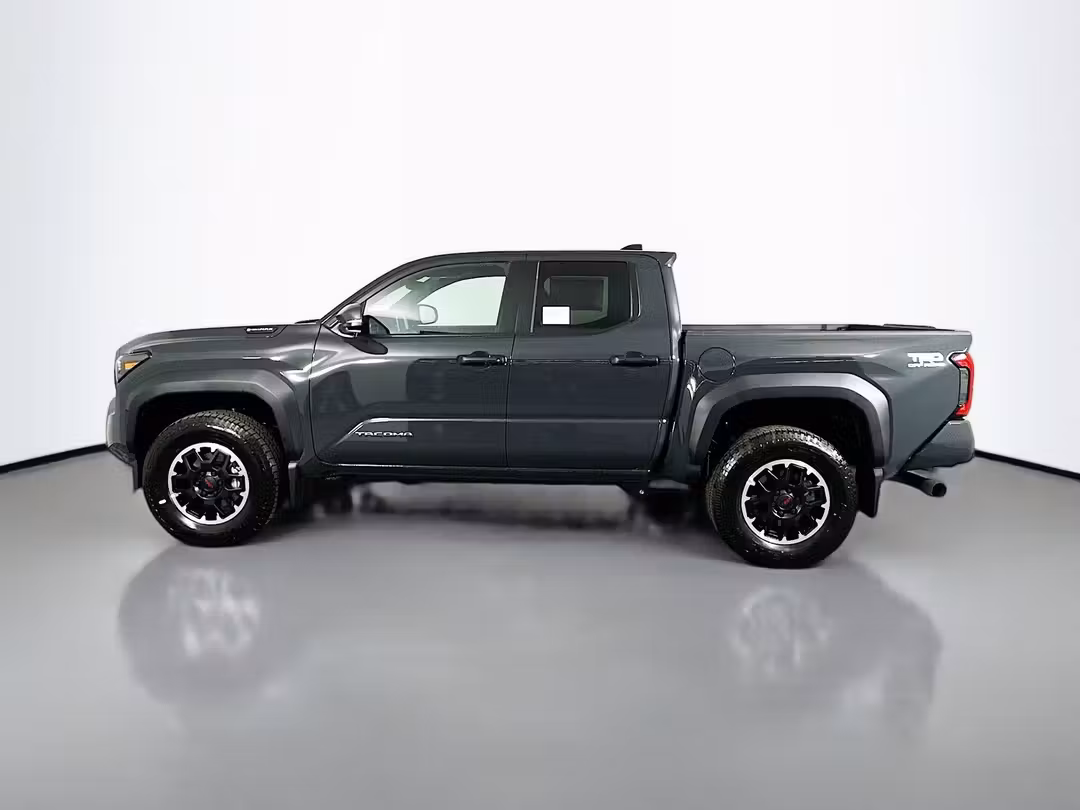 2025 Toyota Tacoma Hybrid TRD Off Road - Image 4