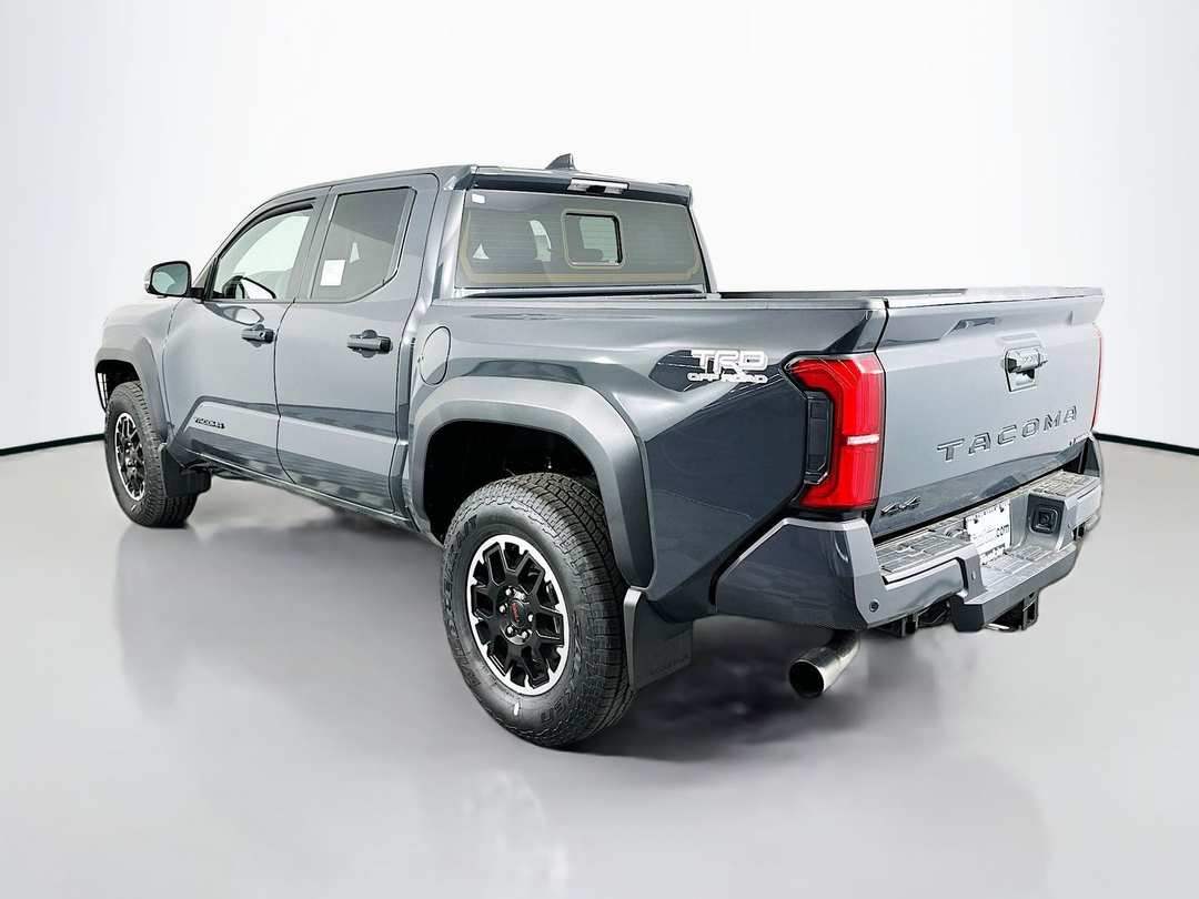 2025 Toyota Tacoma Hybrid TRD Off Road - Image 5