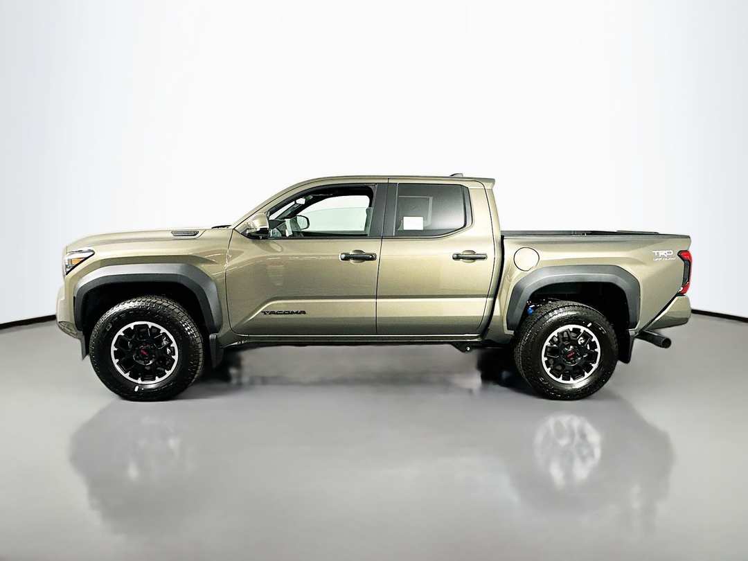 2026 Toyota Tacoma Hybrid TRD Off Road - Image 4