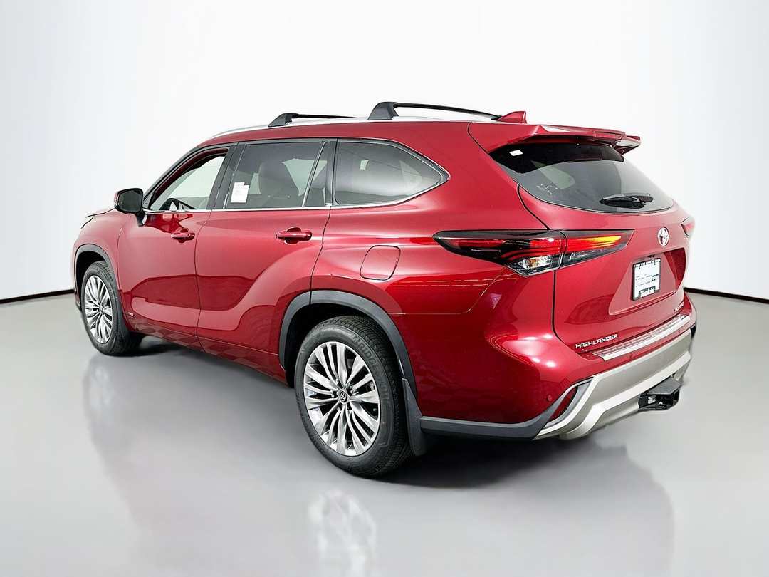 2026 Toyota Highlander Hybrid Platinum - Image 5