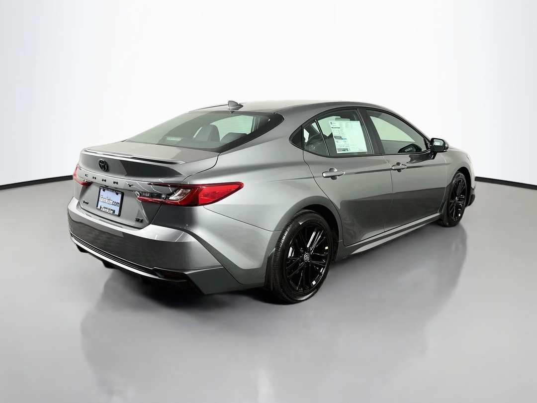 2026 Toyota Camry SE - Image 7