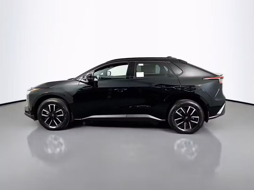 2026 Toyota Bz XLE Plus - Image 4
