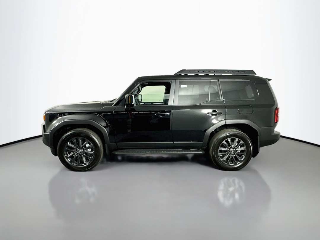 2027 Toyota Land Cruiser Base - Image 4