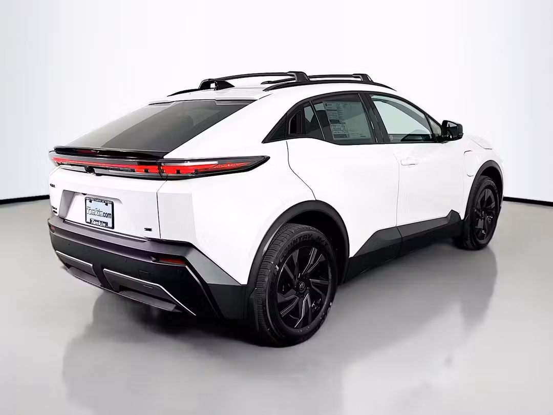 2026 Toyota C-Hr SE - Image 7