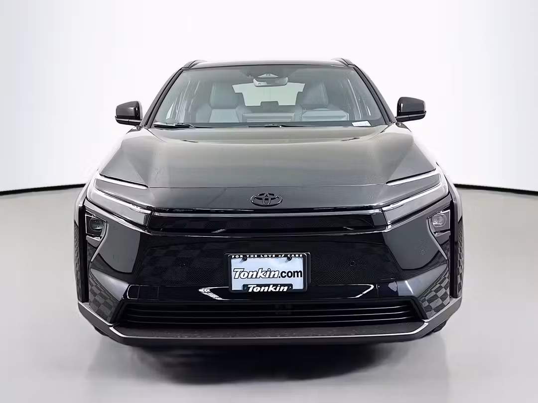 2026 Toyota Bz XLE Plus - Image 2