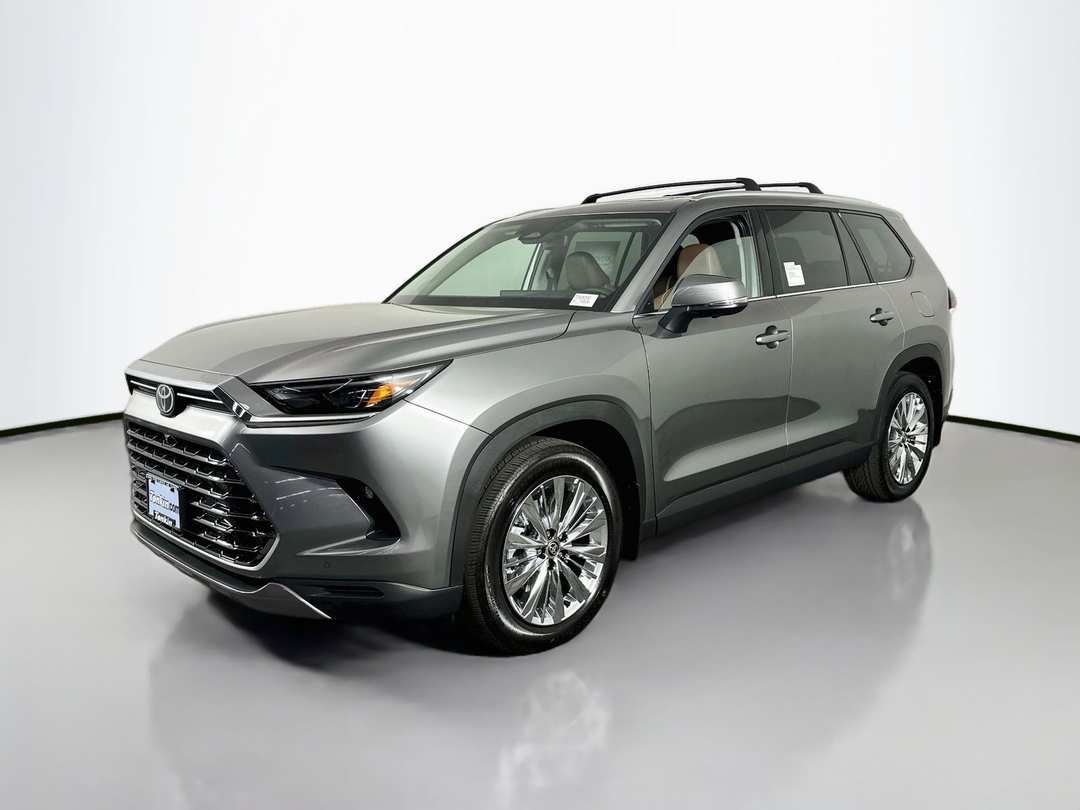 2026 Toyota Grand Highlander Platinum - Image 3