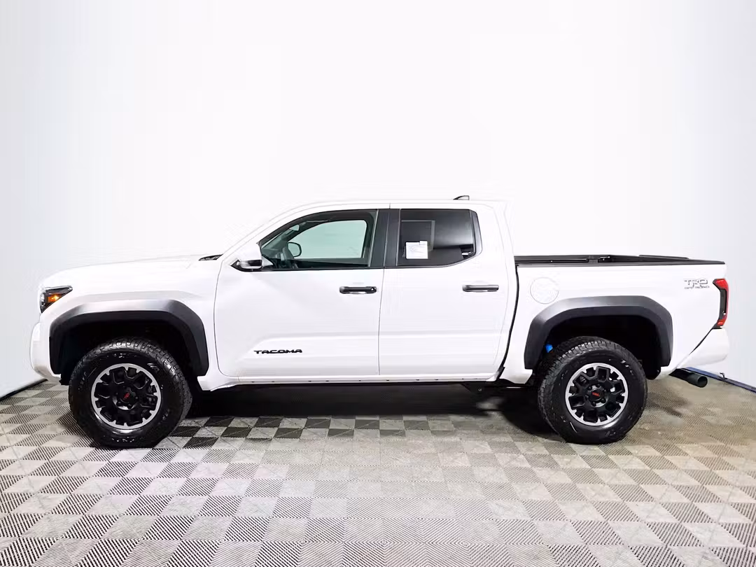 2026 Toyota Tacoma TRD OffRoad - Image 4