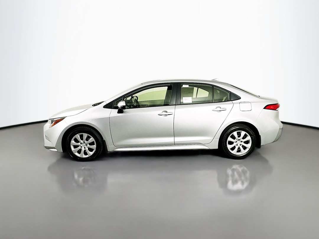 2026 Toyota Corolla LE - Image 4