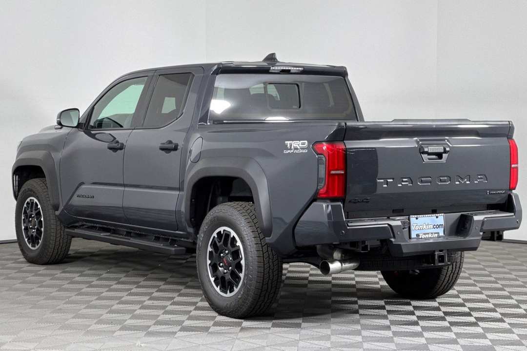 2025 Toyota Tacoma Hybrid TRD Off Road - Image 6
