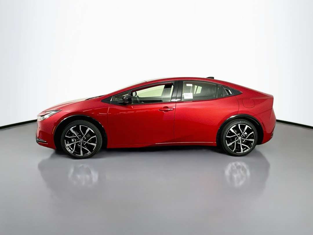 2026 Toyota Prius Plug-In Hybrid XSE - Image 4