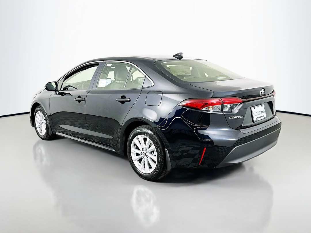2026 Toyota Corolla XLE - Image 5