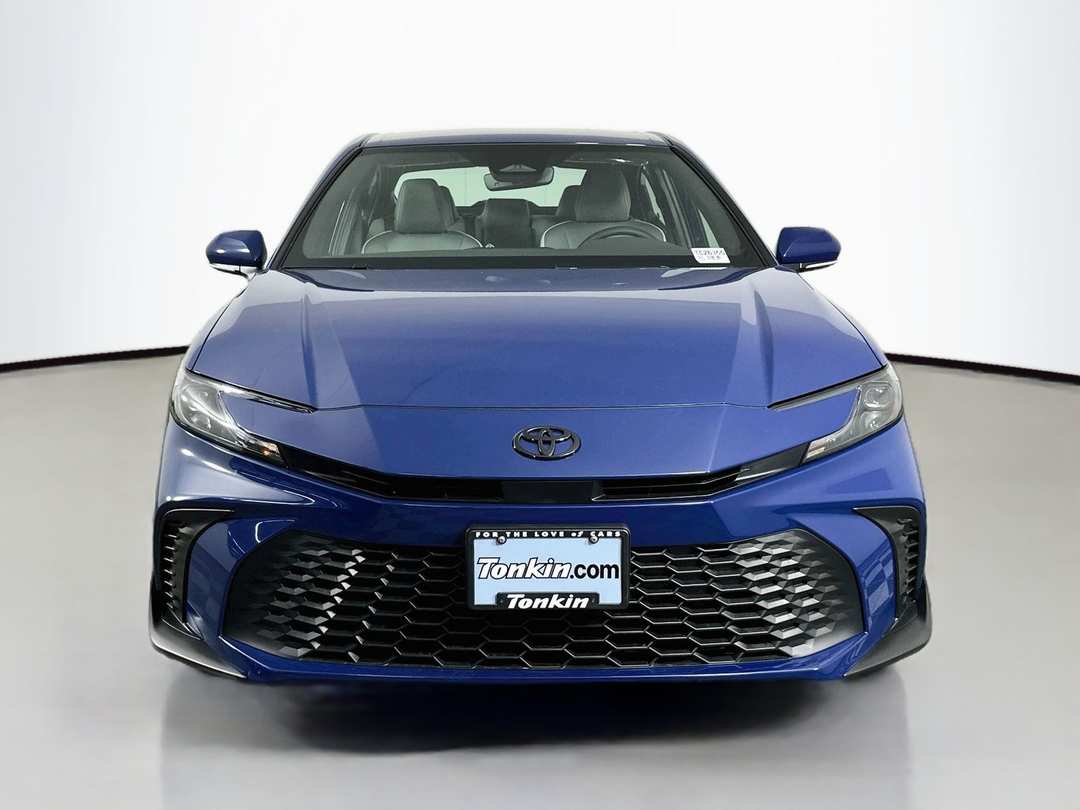 2026 Toyota Camry SE - Image 2