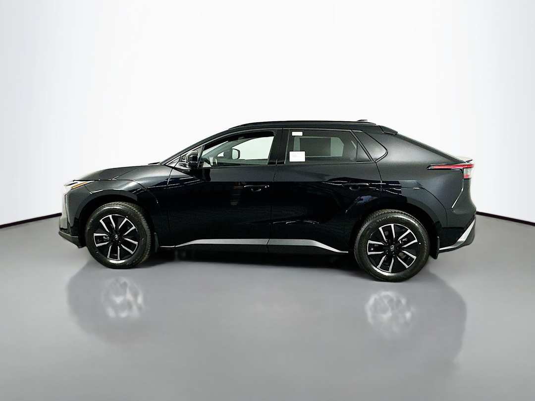2026 Toyota Bz XLE Plus - Image 4