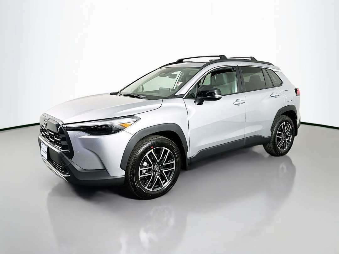 2026 Toyota Corolla Cross XLE - Image 3