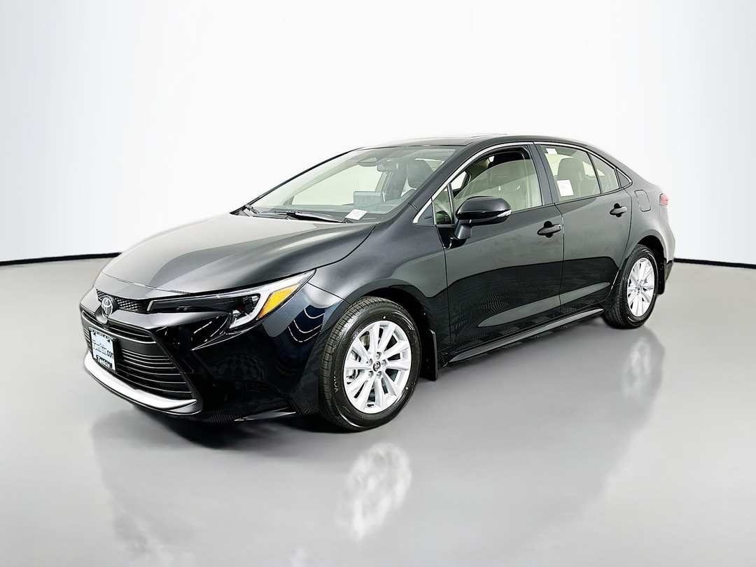 2026 Toyota Corolla XLE - Image 3