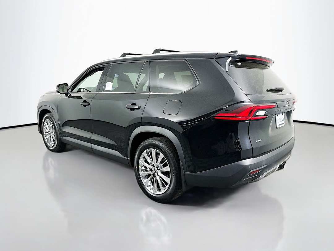 2026 Toyota Grand Highlander Platinum - Image 5