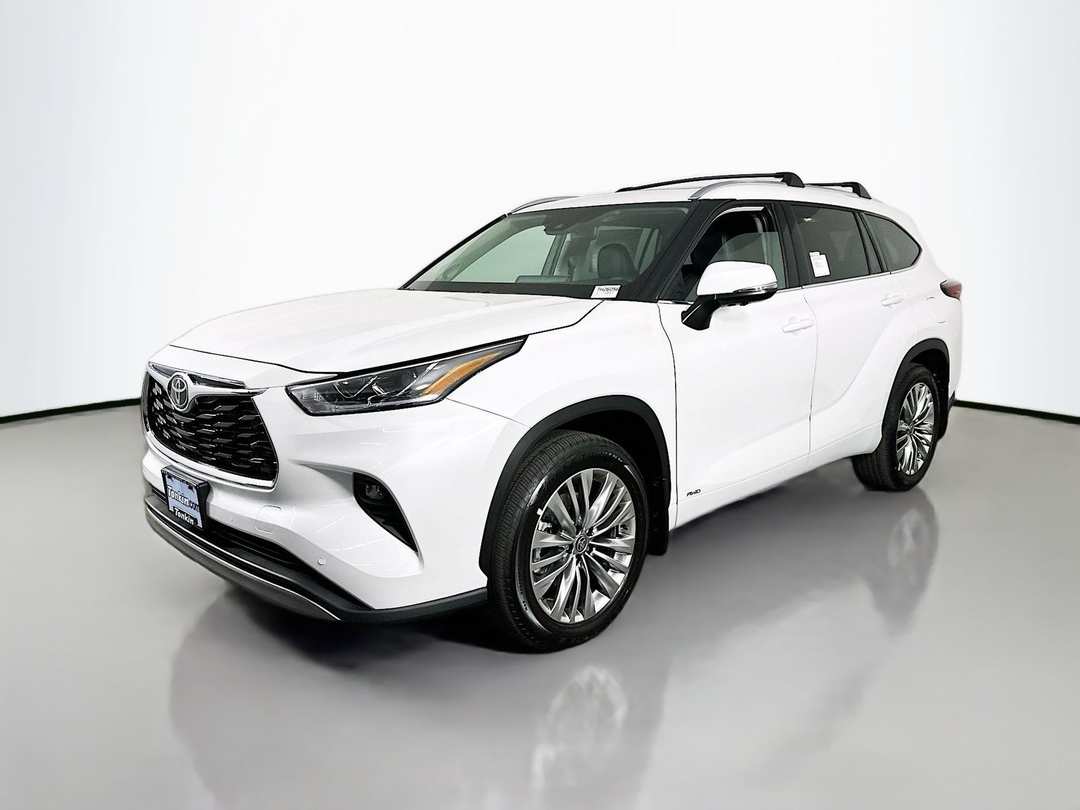 2026 Toyota Highlander Platinum - Image 3
