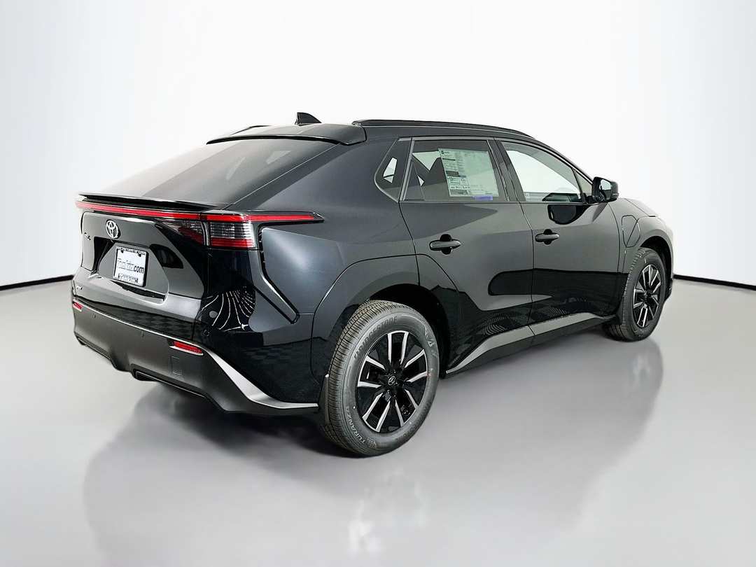 2026 Toyota Bz XLE Plus - Image 7