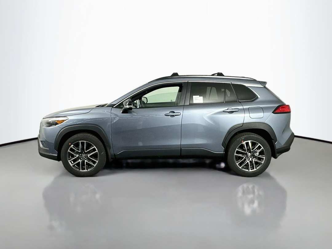 2026 Toyota Corolla Cross XLE - Image 4