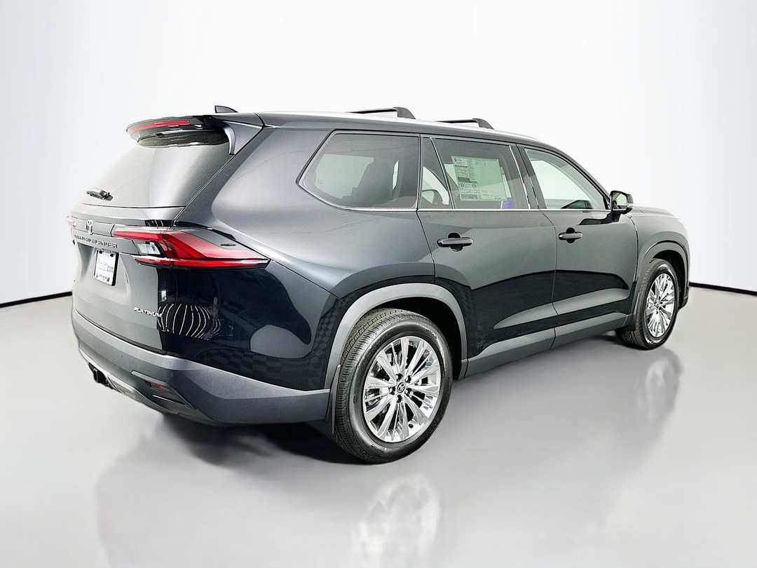 2026 Toyota Grand Highlander Platinum - Image 7