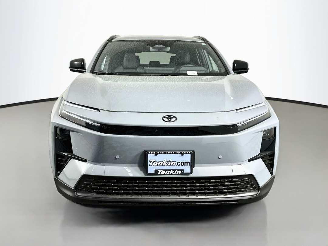 2026 Toyota C-Hr XSE - Image 2