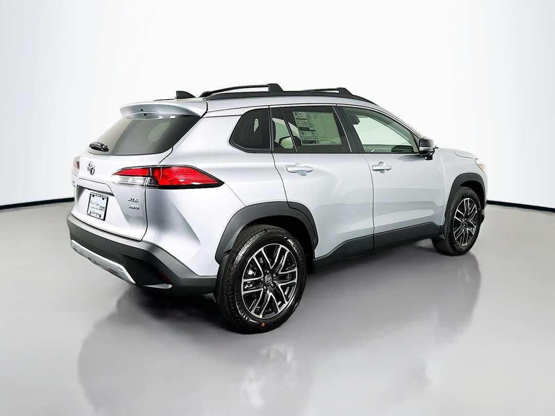 2026 Toyota Corolla Cross XLE - Image 7