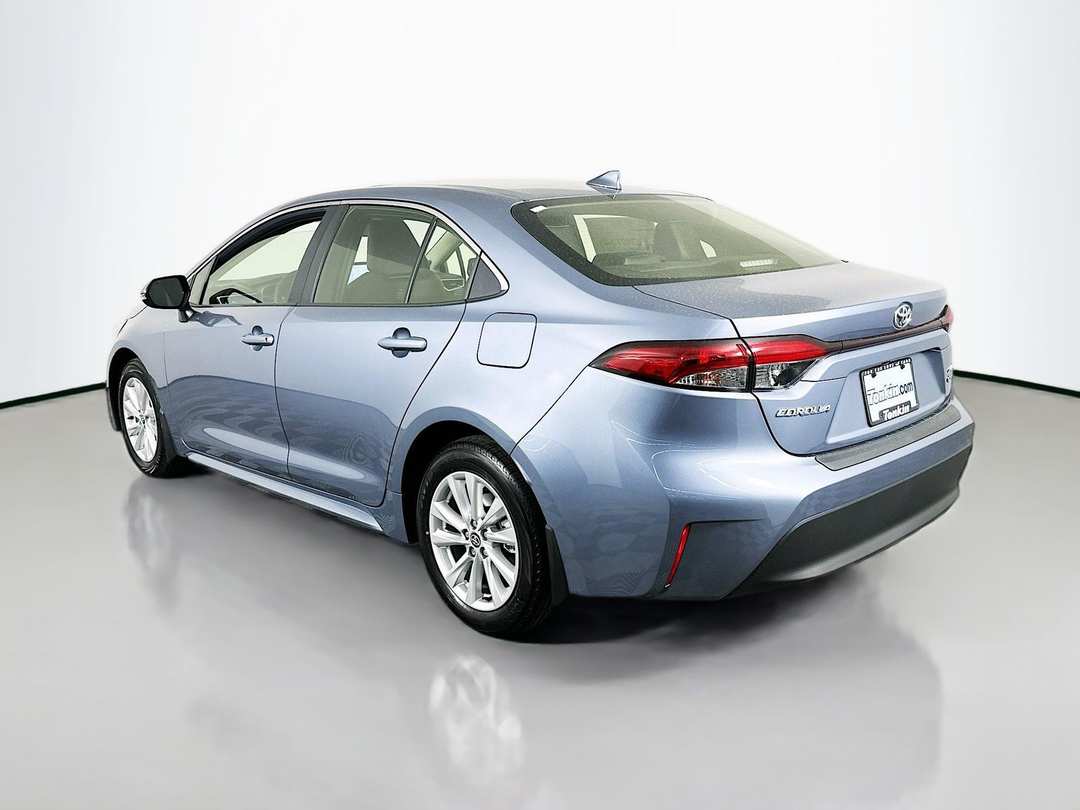 2026 Toyota Corolla XLE - Image 5