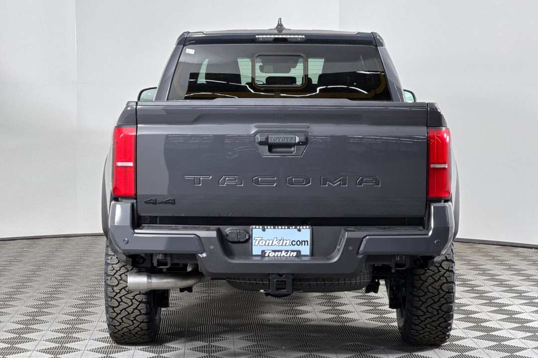 Toyota Tacoma - Image 4