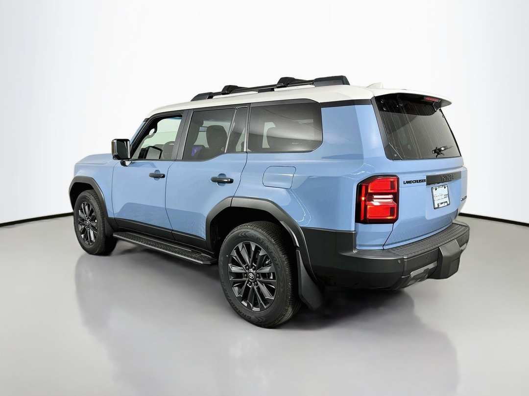 2026 Toyota Land Cruiser Base - Image 5