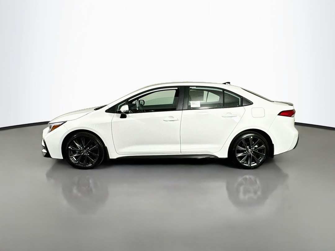 2026 Toyota Corolla SE - Image 4