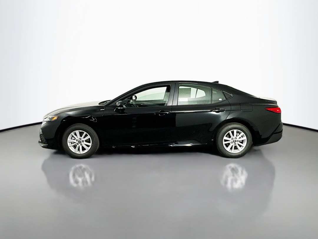 2026 Toyota Camry LE - Image 4