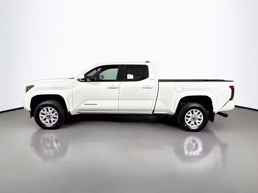 2026 Toyota Tacoma SR5 - Image 4