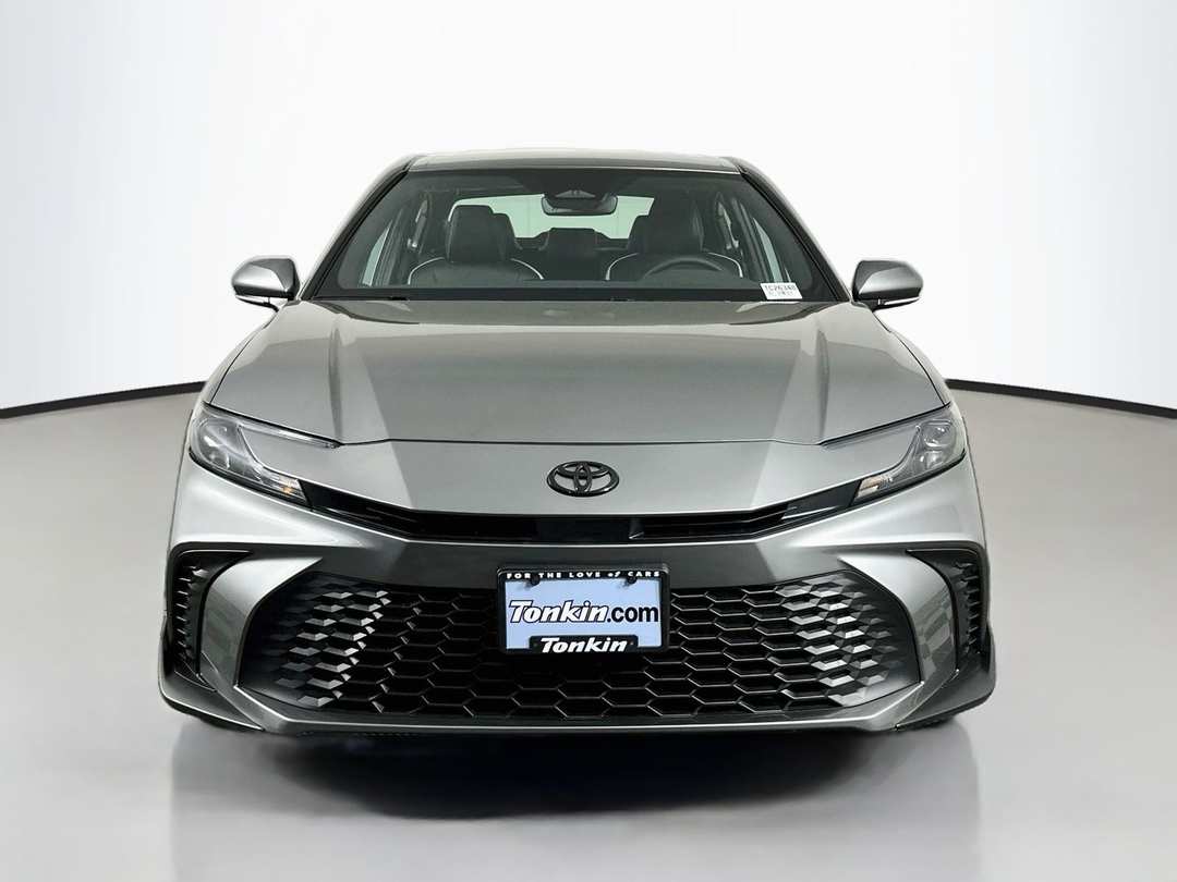 2026 Toyota Camry SE - Image 2