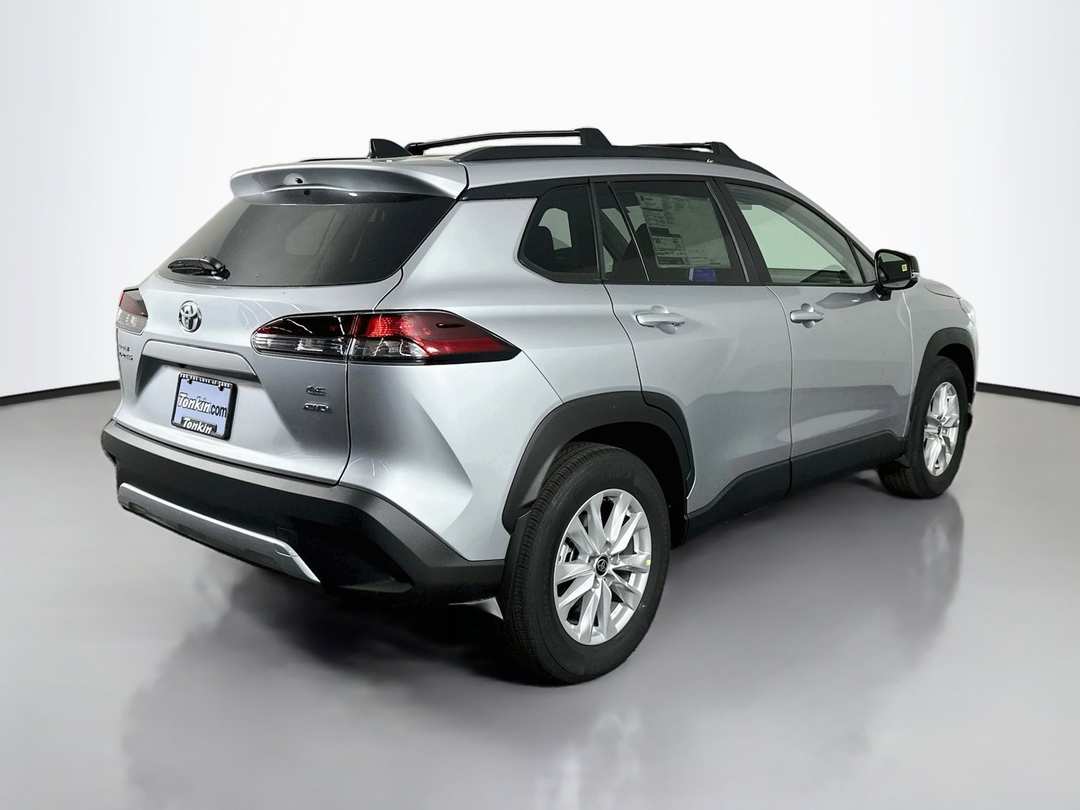 2026 Toyota Corolla Cross LE - Image 7