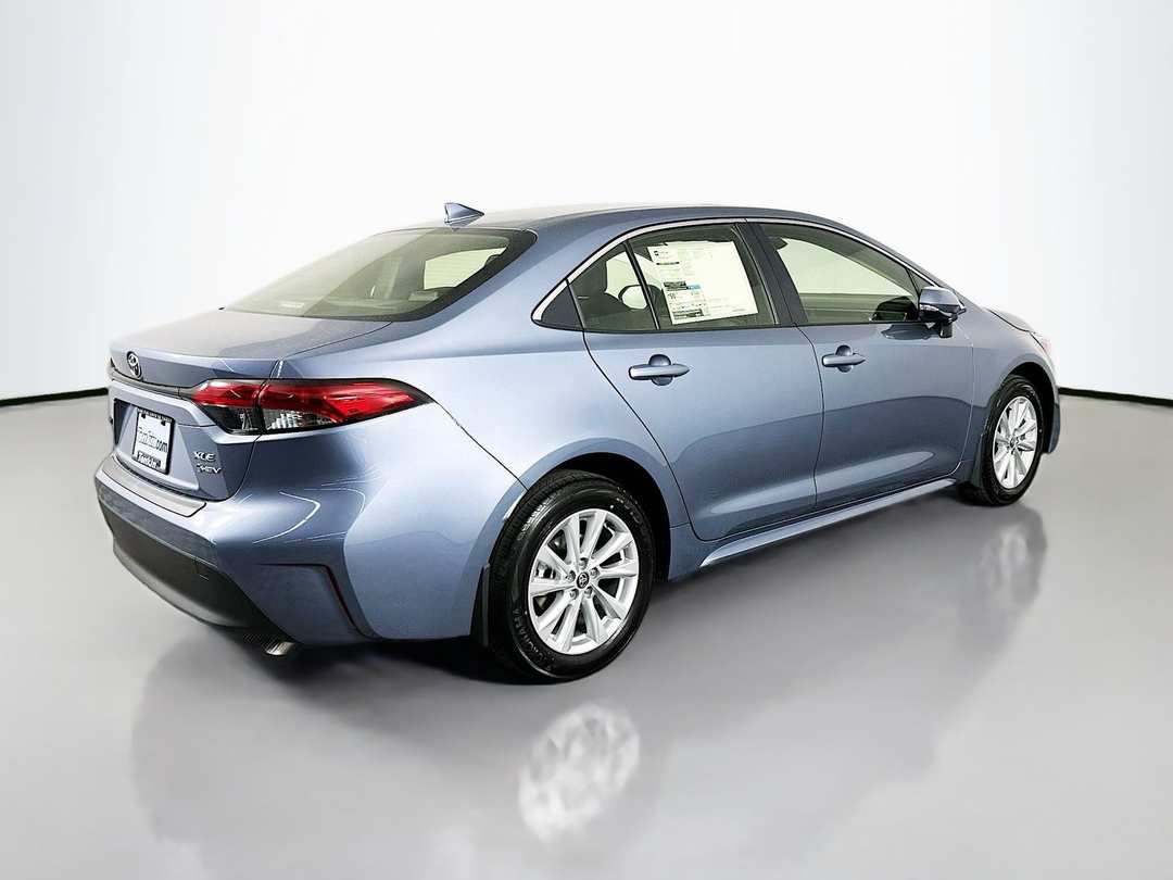 2026 Toyota Corolla XLE - Image 7