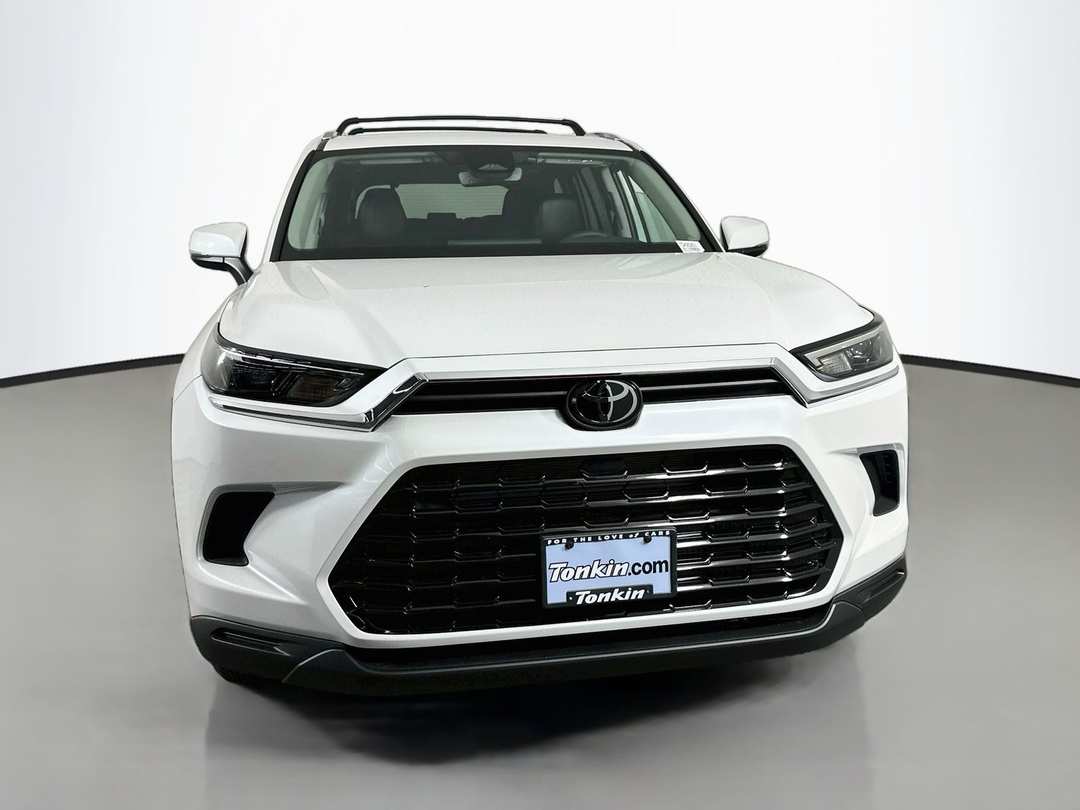 2026 Toyota Grand Highlander Hybrid XLE - Image 2