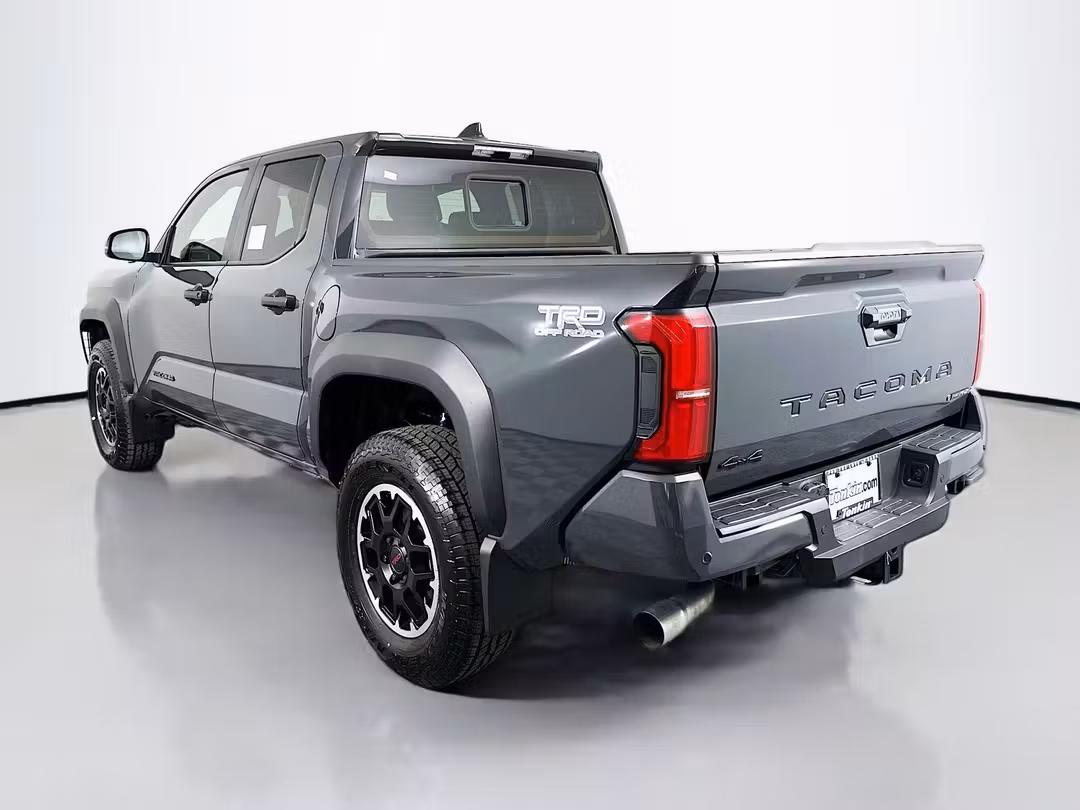 2025 Toyota Tacoma Hybrid TRD Off Road - Image 5