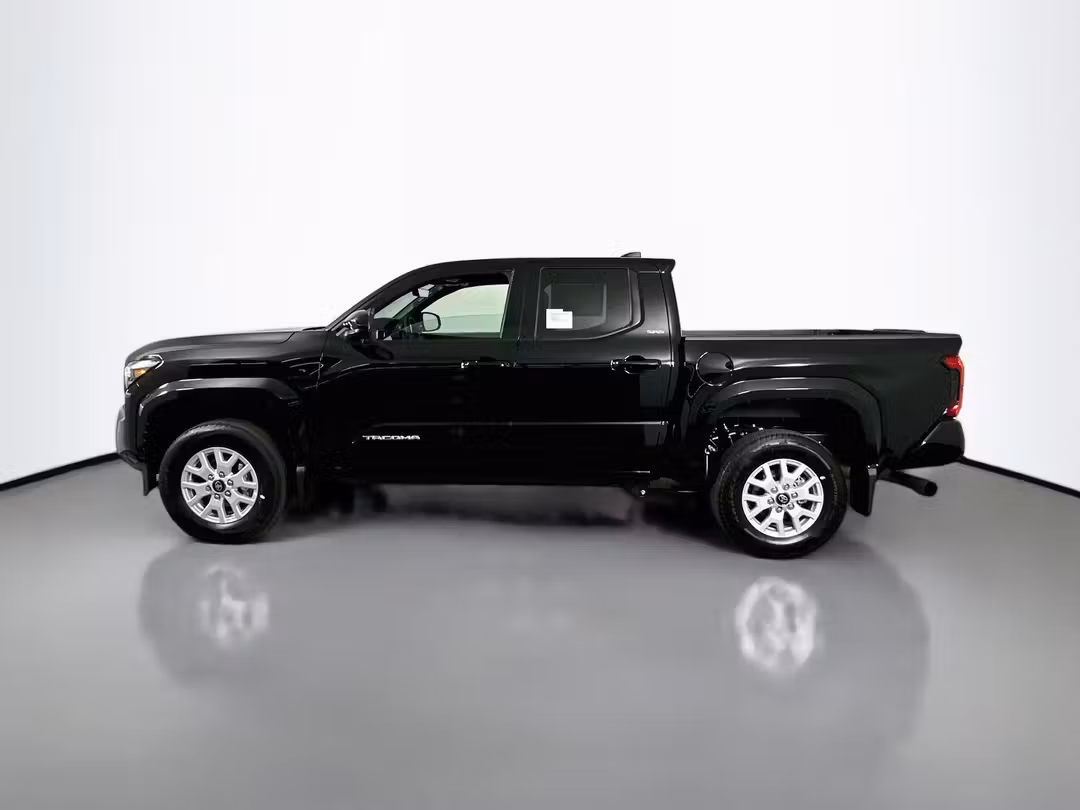 2026 Toyota Tacoma SR5 - Image 4