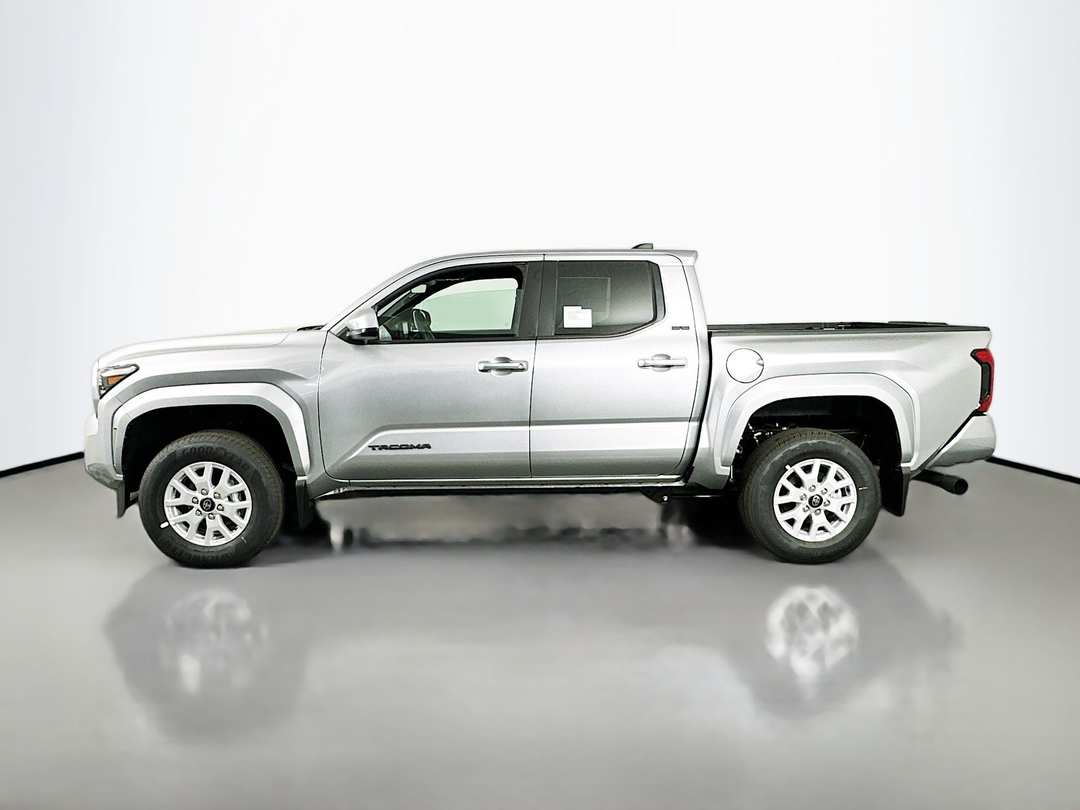 2026 Toyota Tacoma SR5 - Image 4