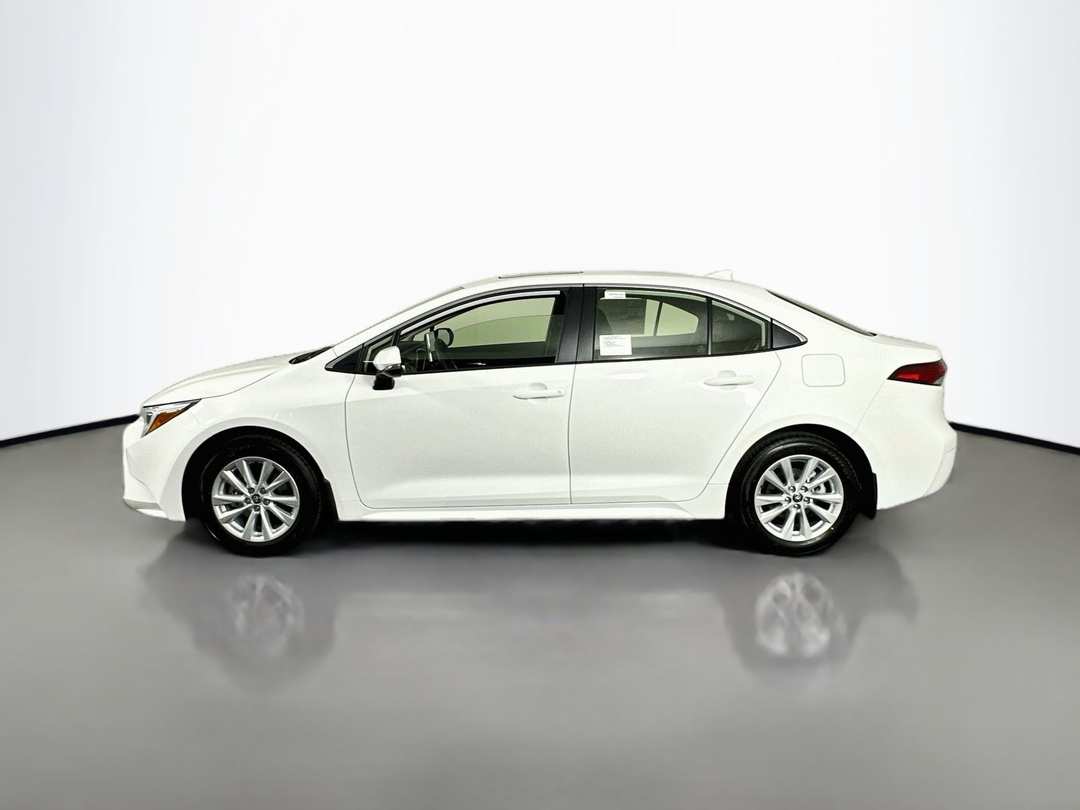 2026 Toyota Corolla Hybrid XLE - Image 4