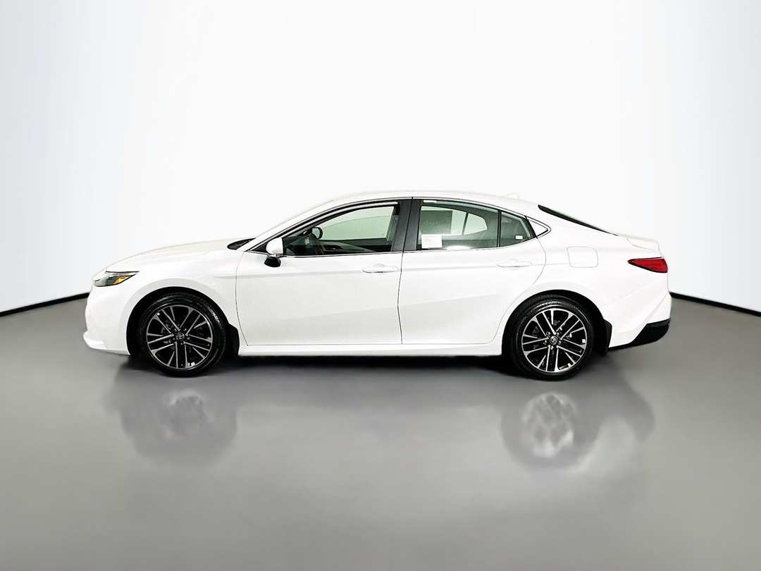 2026 Toyota Camry XLE - Image 4