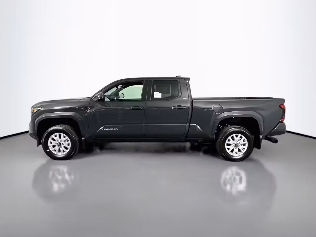 2026 Toyota Tacoma SR5 - Image 4