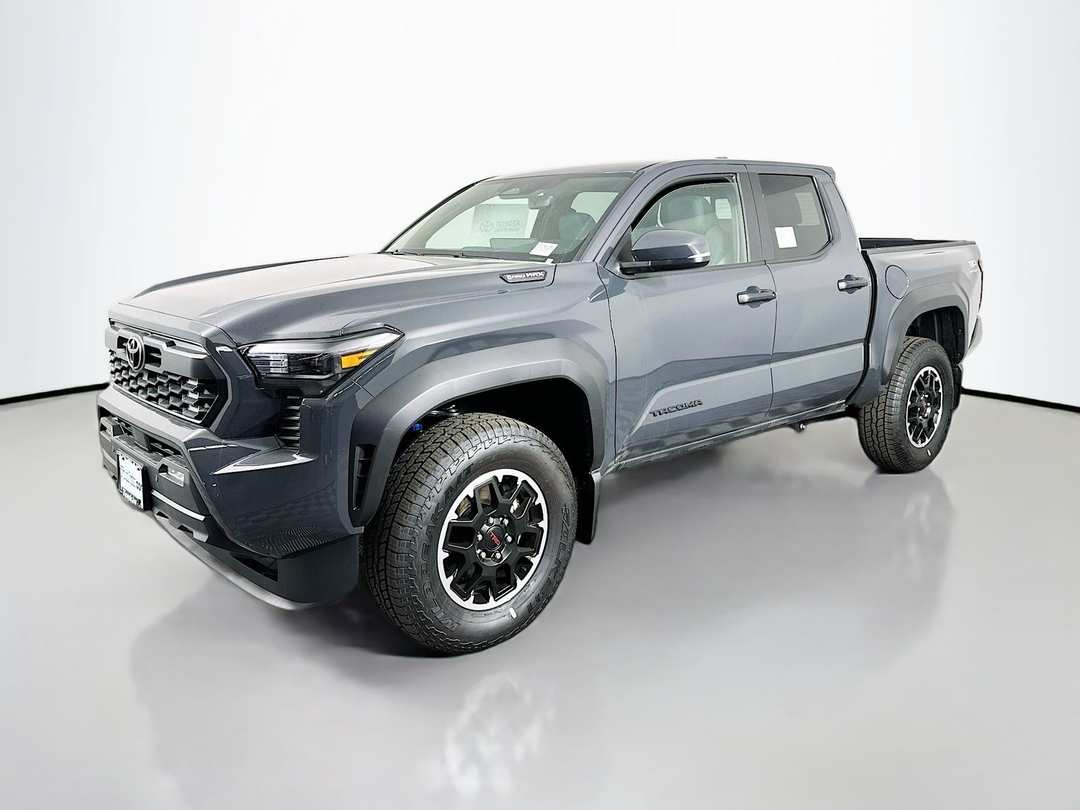 2025 Toyota Tacoma Hybrid TRD Off Road - Image 3