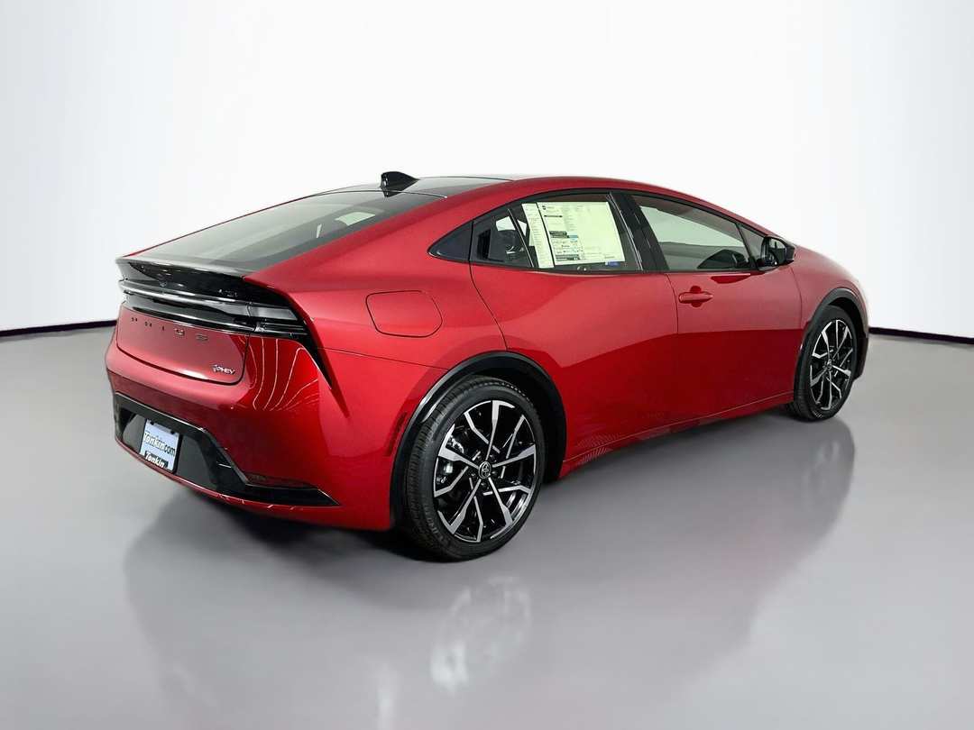 2026 Toyota Prius Plug-In Hybrid XSE - Image 7