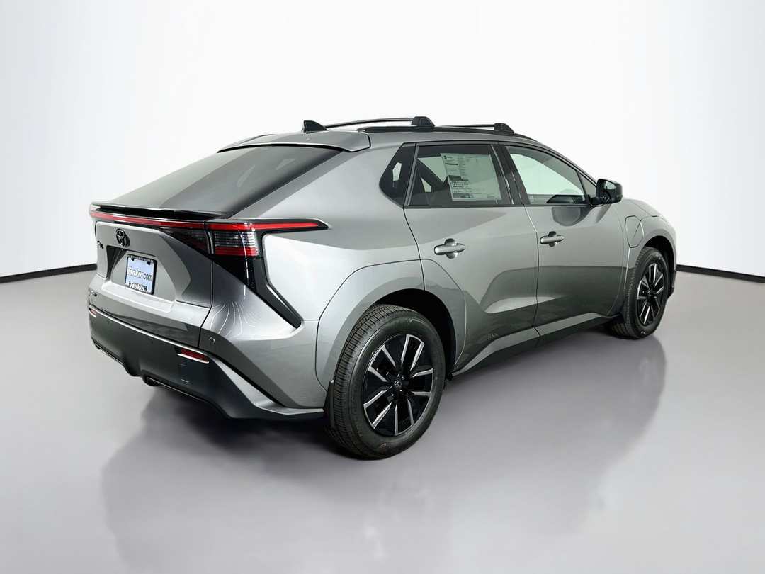 2027 Toyota Bz XLE Plus - Image 7