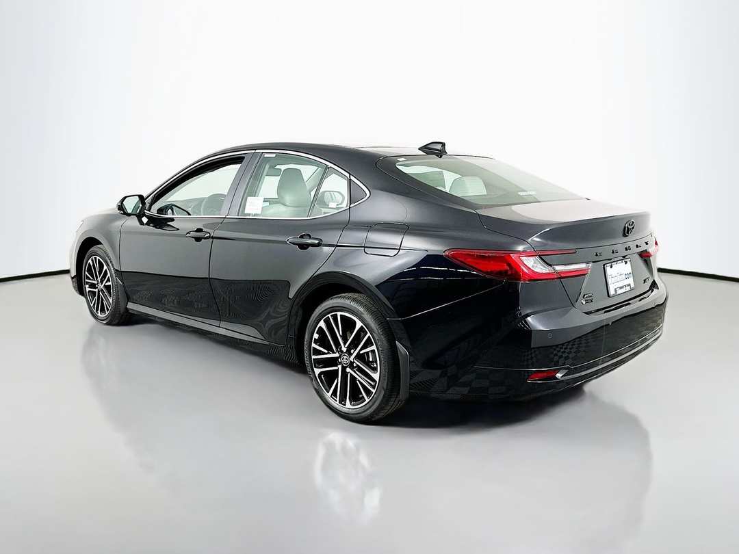 2026 Toyota Camry XSE - Image 5